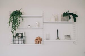 Comment habiller un mur blanc - sutdio marine home - blog décoration intérieure