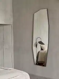 habiller un mur blanc - miroir ferm living